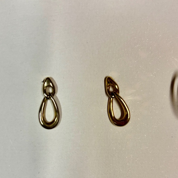 6 Pairs of Silver and Gold Vintage Earrings, pierced hearts, hoops, teardrop - Picture 5 of 9